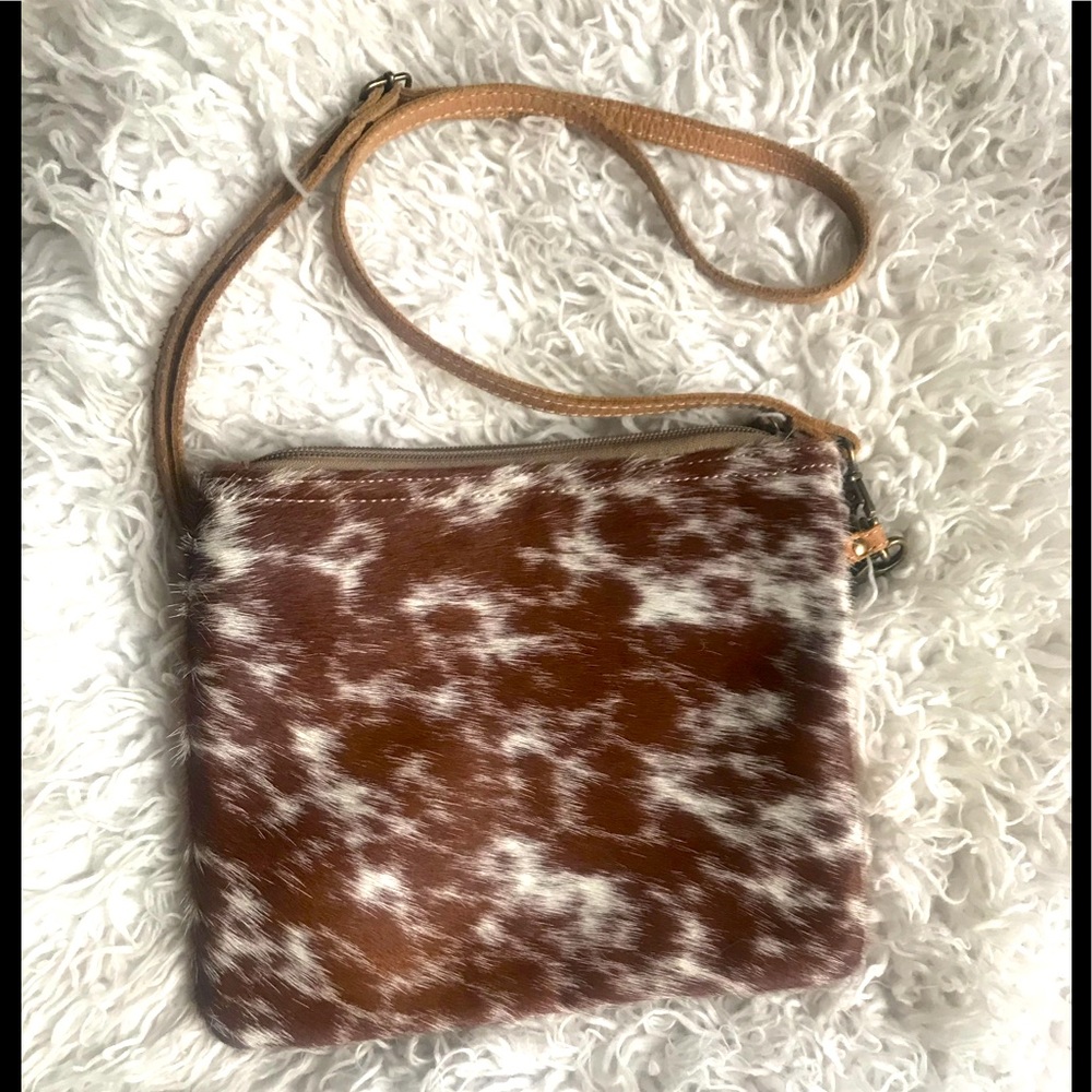 Beautiful Western cowhide purse - EUC